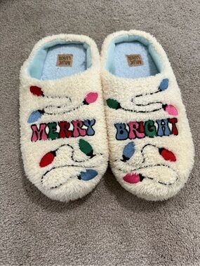 Muk Luks Cream Fuzzy Slippers with Multicolor Embroidered Lights